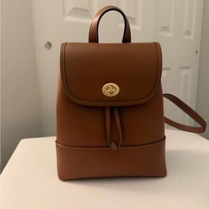 Coach Originals Glovetanned Leather Turnlock Backpack.🎒